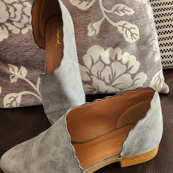 Shoes - Picture 1 of 6